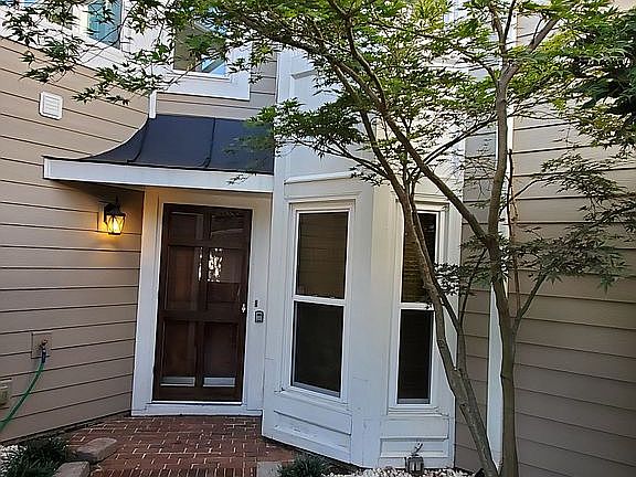 Front Door & White Stones