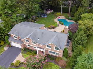 16 Hemlock Rd, Manhasset, NY 11030