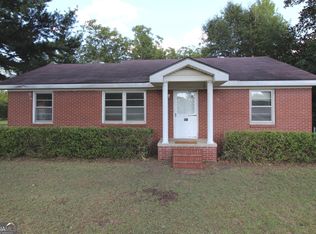 81 Oak St, Butler, GA 31006