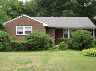 2103 Beverly Rd, Burlington, NJ 08016