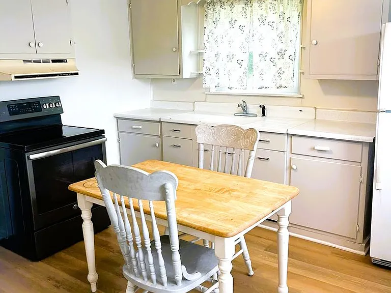 110 Capitol Blvd — Photo 6