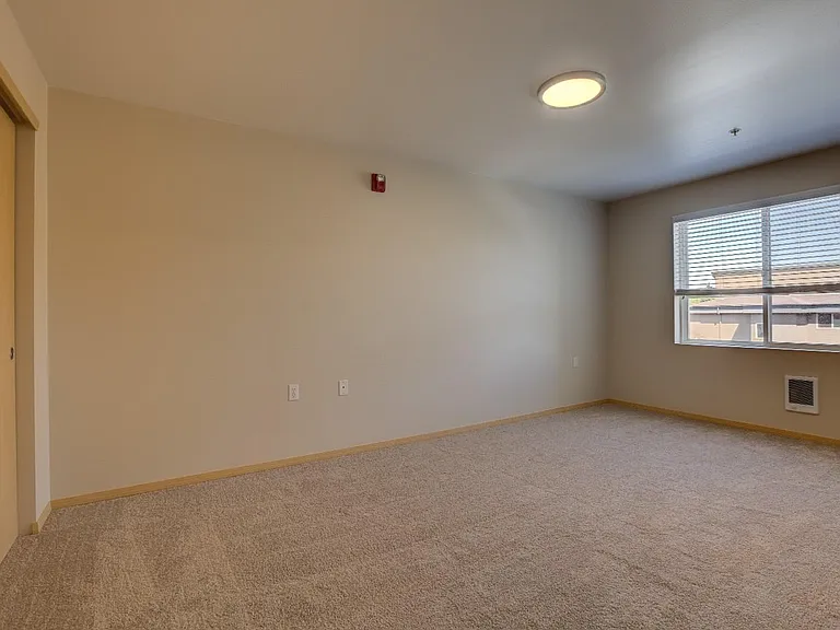 3215 NE 143rd St — Photo 16