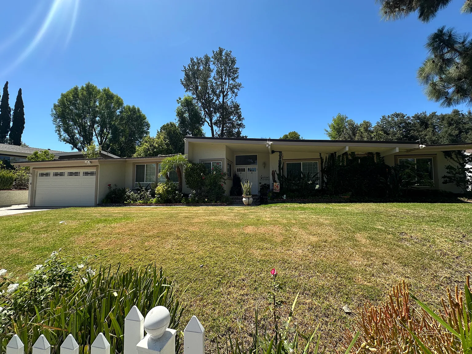 5 bed, 2962 sqft, $7,800 — Photo 2