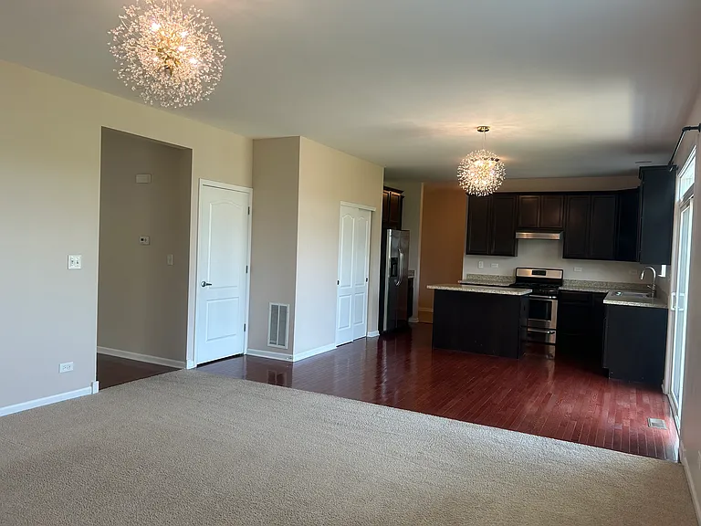 2572 Retreat Cir — Photo 2