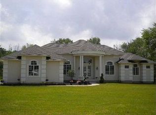 27300 Pettibone Rd, Solon, OH 44139