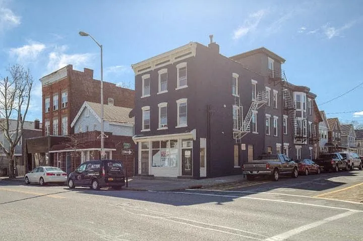 315 Beacon Apartments — Photo 13