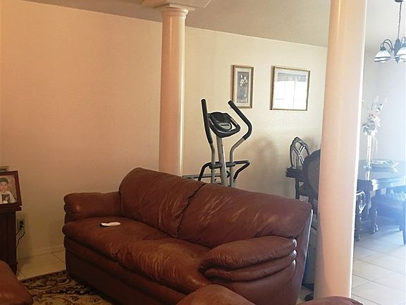 2nd image of 1331 E Los Olivos Dr