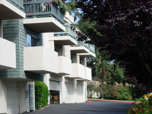 Building w/balconies