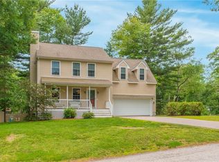 1 Pinoak Dr, Exeter, RI 02822