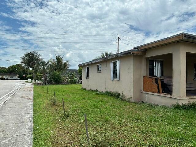 2nd image of 190 SW 6th Avenue