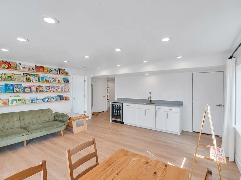 1557 W Stone Gate Dr — Photo 19