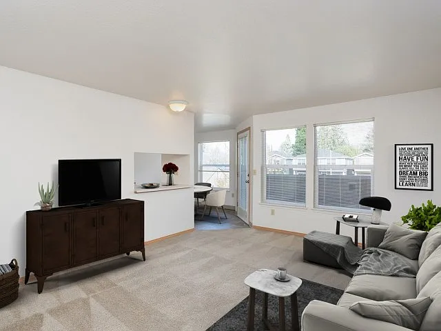 Kinnaman Terrace — Photo 1