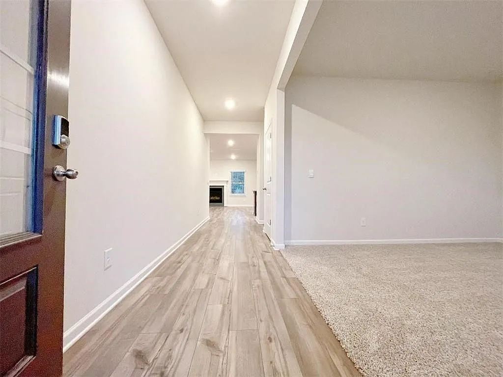 5 bed, 3.0 bath, 2675 sqft, $2,550 — Photo 2