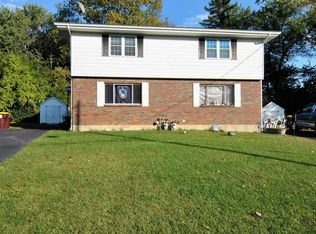 44 College View Dr, Loudonville, NY 12211