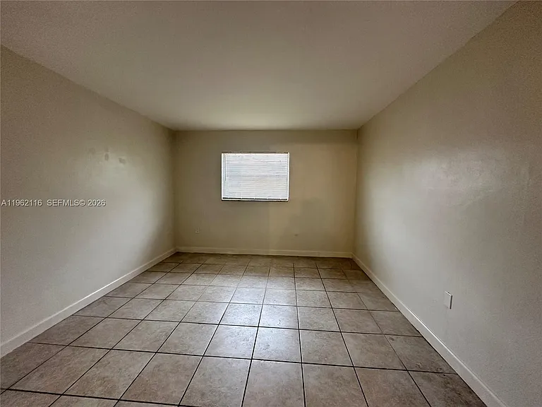 1008 NW 45th Ave #9 — Photo 16