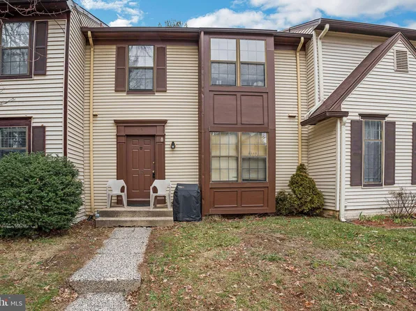 15 Vandercastel Rd, Sterling, VA 20165
