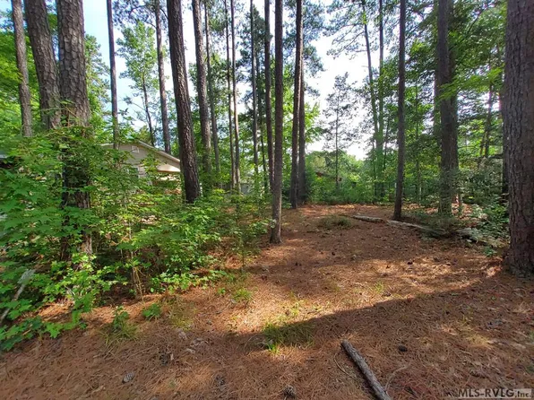 38 Lost Trl, Bracey, VA 23919