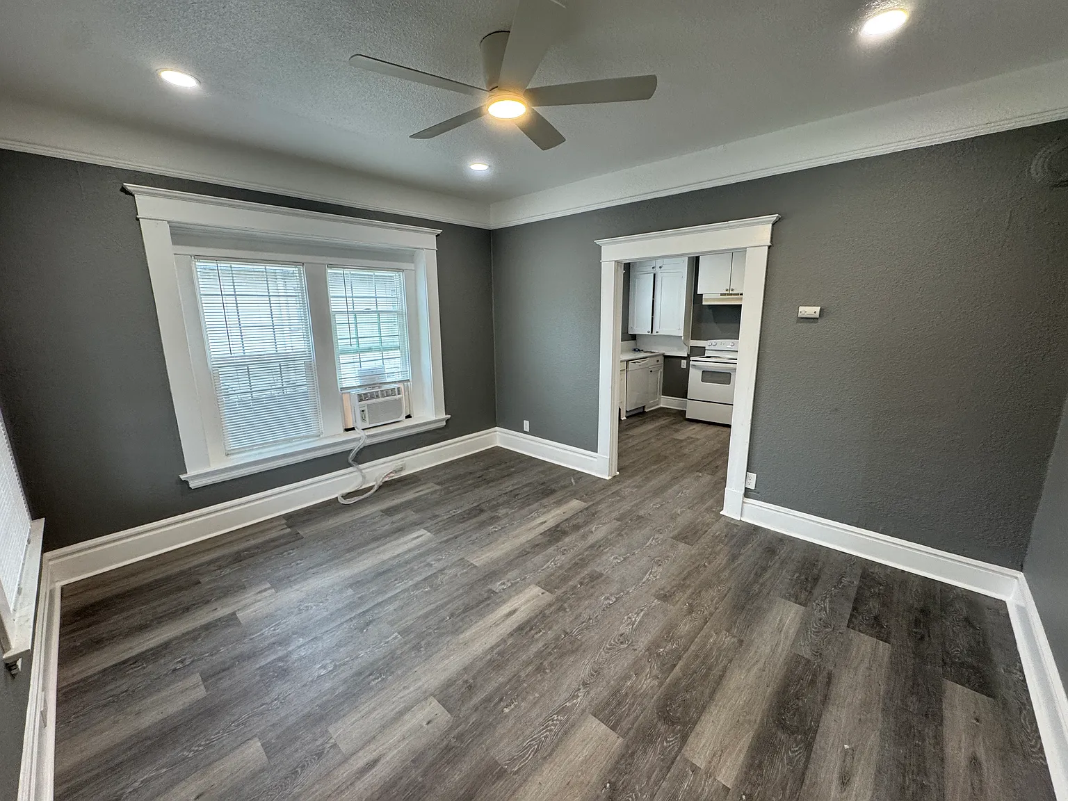 3 bed, $2,300 — Photo 3