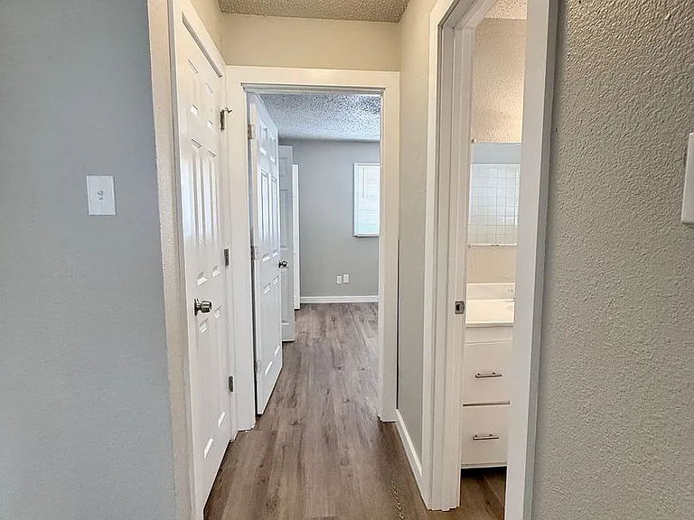 1732 E Dartmouth St — Photo 15