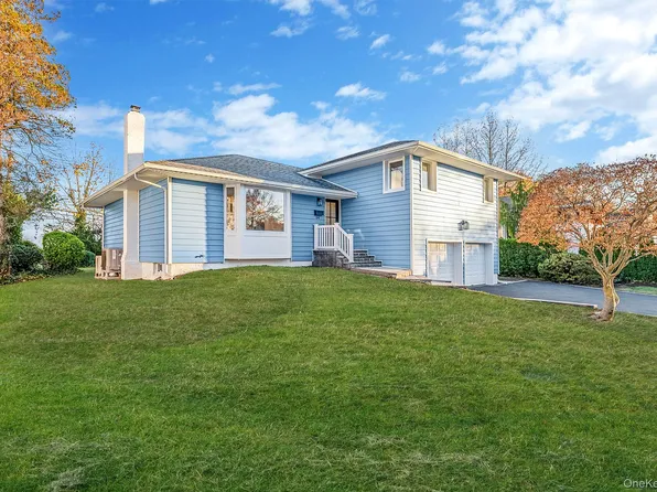 64 Hedgerow Lane, Jericho, NY 11753