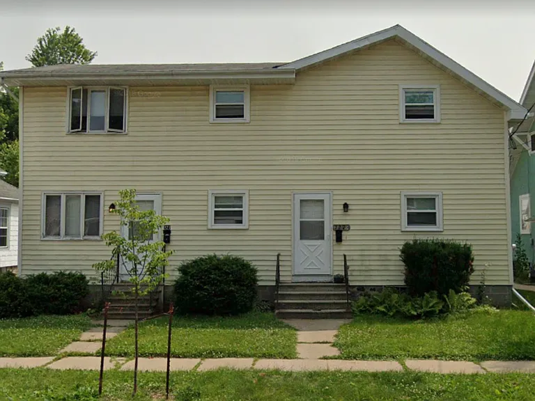 727 W Harris St — Photo 1