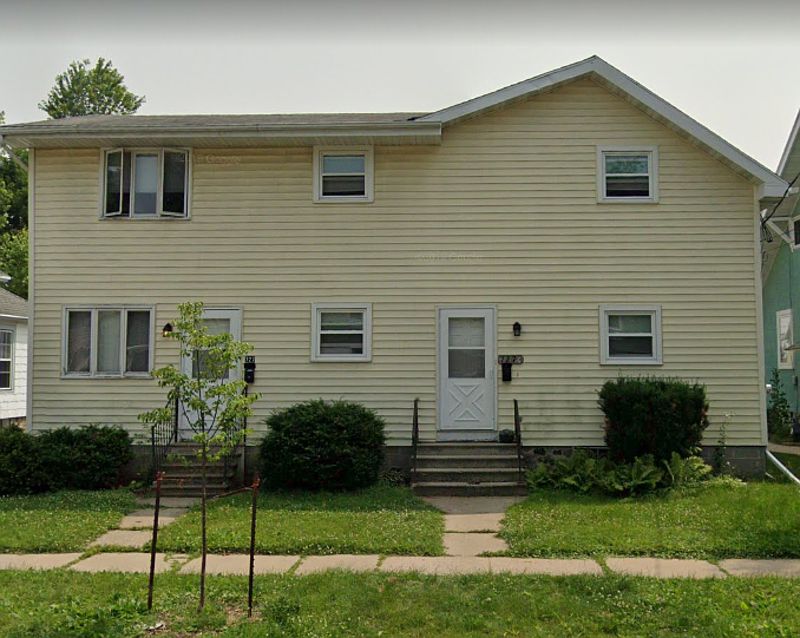 1st image of 727 W Harris St