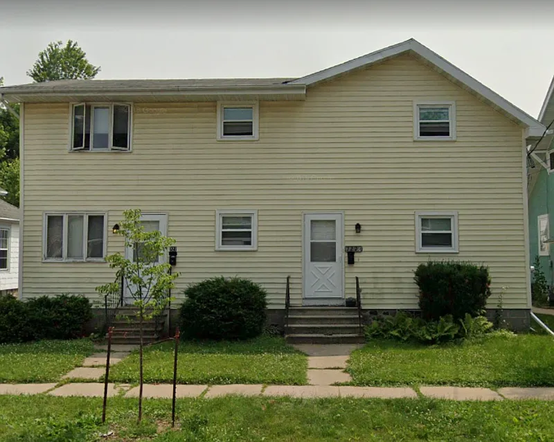 727 W Harris St