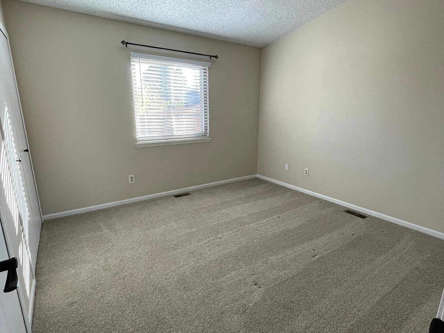 2 bed, 812 sqft, $1,850 — Photo 3