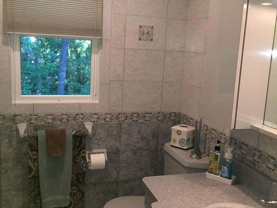 1st image of 128 Fernwood Ave