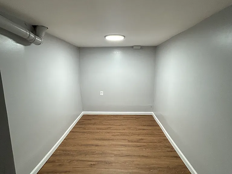 240 Henry St — Photo 12
