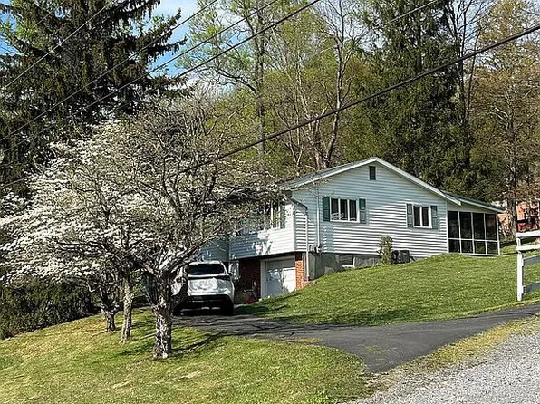 1 Herrington Manor Dr, Morgantown, WV 26508