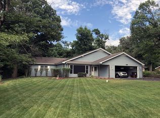 280 W Circle Dr, New Lenox, IL 60451