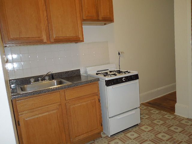 1st image of 674 Lincoln Pl APT 5