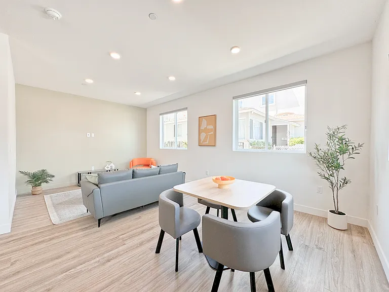 1743 Armacost Ave — Photo 28