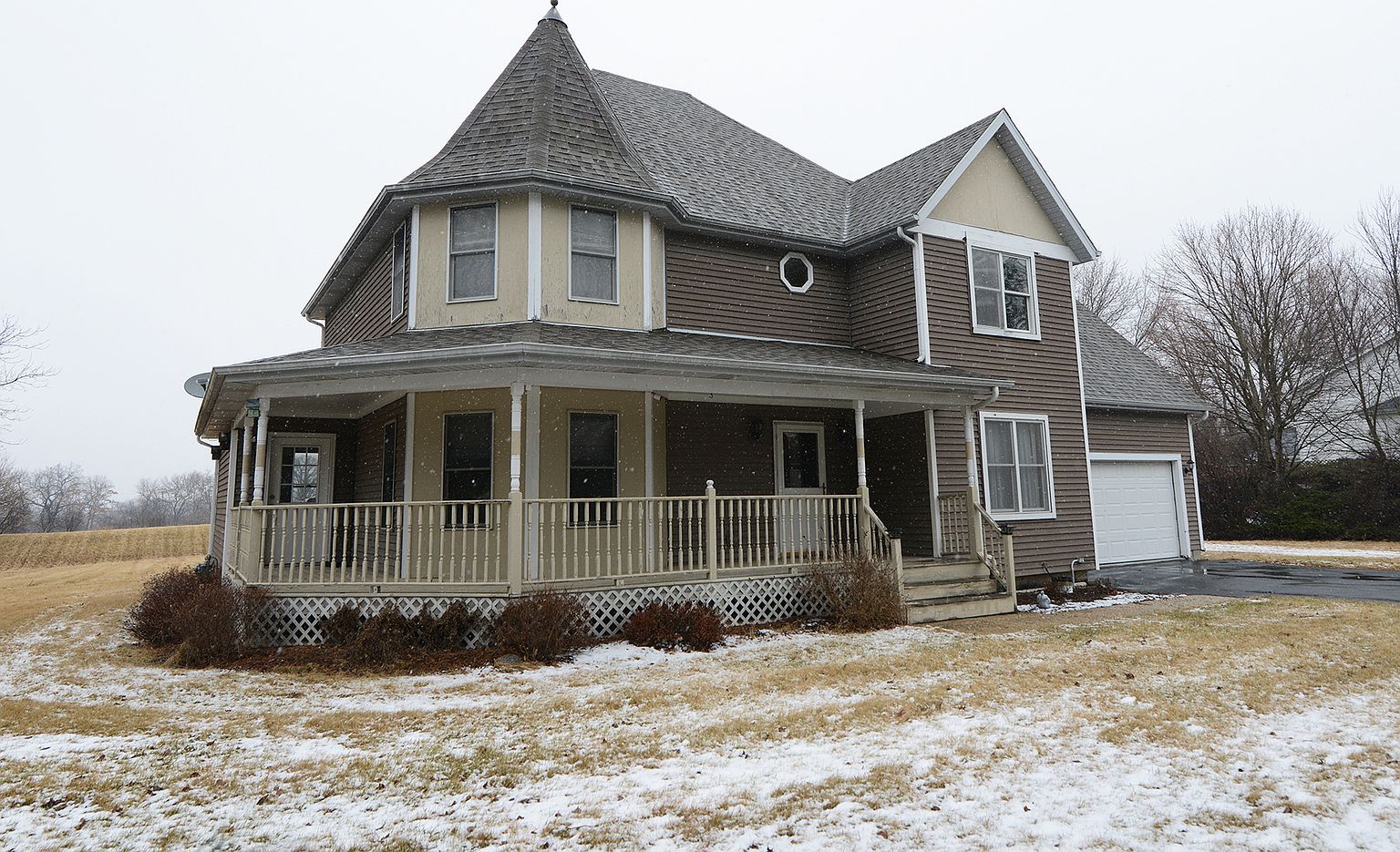 2418 Fox Bluff Ln, Spring Grove, IL 60081 | Zillow