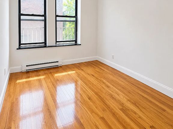 2nd image of 10 Manhattan Ave APT 2D