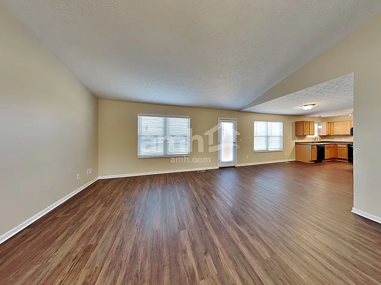 7451 Holyoke Cir — Photo 5
