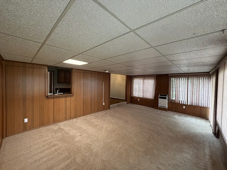 1187 Golden Gate Blvd — Photo 21