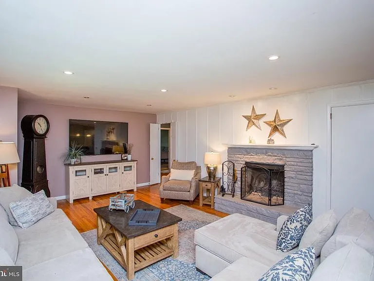 67 Townview Dr — Photo 10