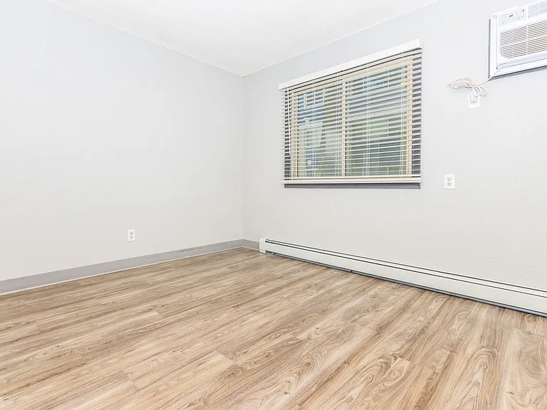 Meadow Park Apartments — Photo 11