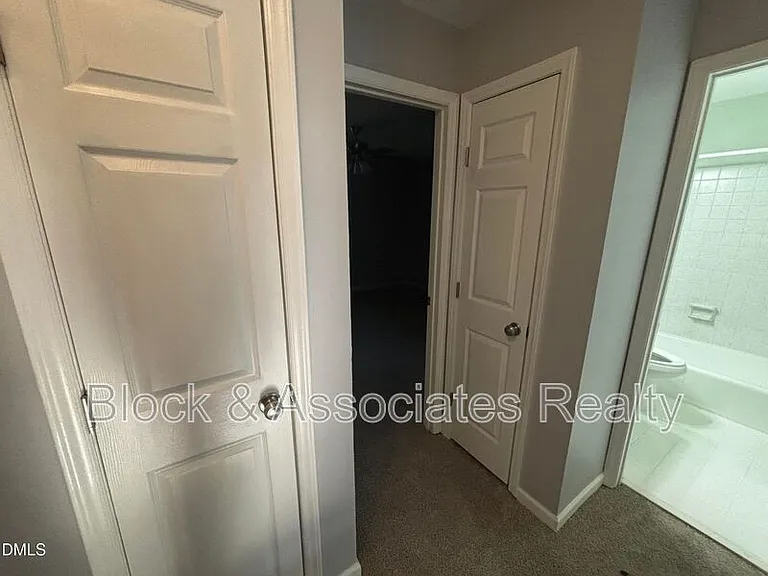4808 Blue Bird Ct #D — Photo 41