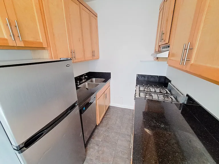 839 Parkman Ave — Photo 9