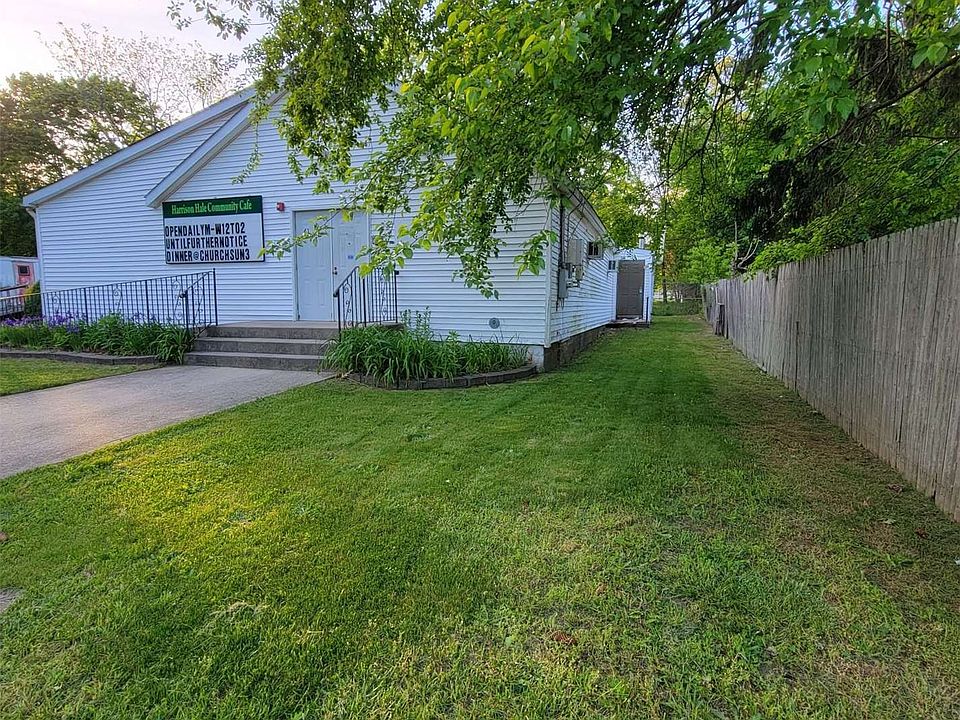 2nd image of 61 Shirley Ln