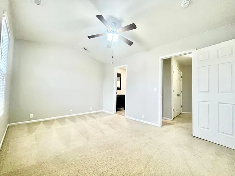 2146 Creekridge Point — Photo 10