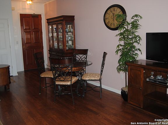 2nd image of 1 Towers Park Ln APT 1005