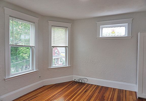2nd image of 56 Oxford St #3