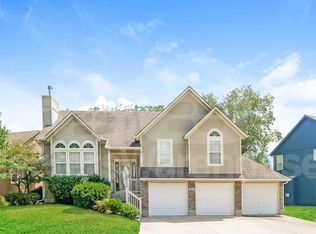 2105 SW Eyrie Rd, Lees Summit, MO 64082