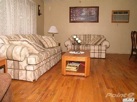 3rd image of 20 Woodycrest Dr