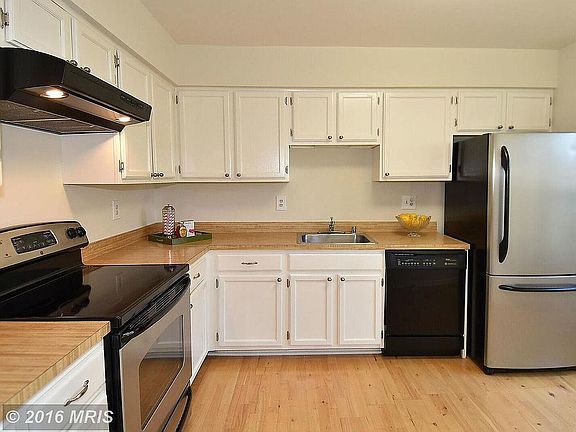 2nd image of 4432 Holly Ave
