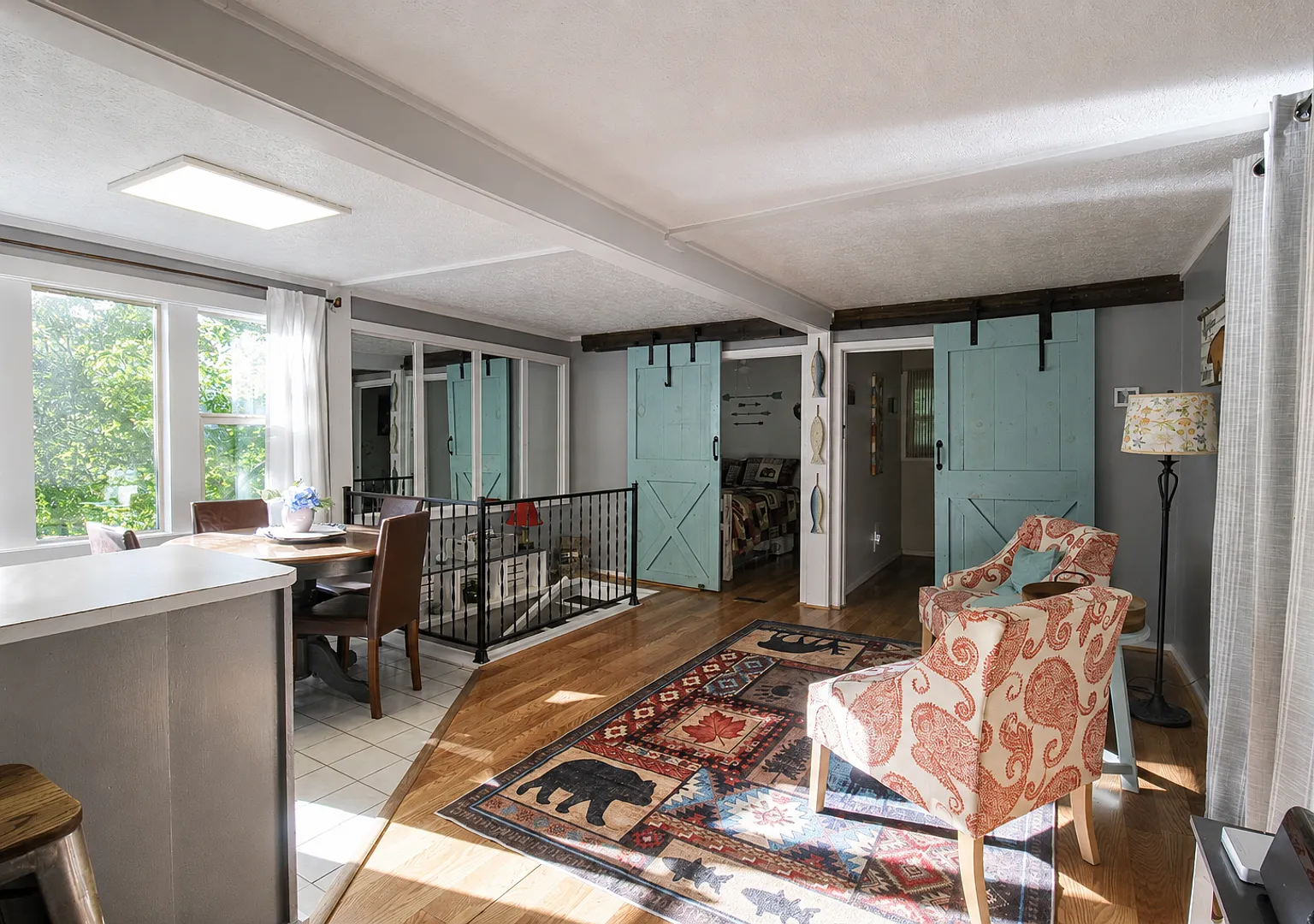 Secluded Fully Furnished 3-Bedroom Cabin with Center Hill Lake Views — Photo 2